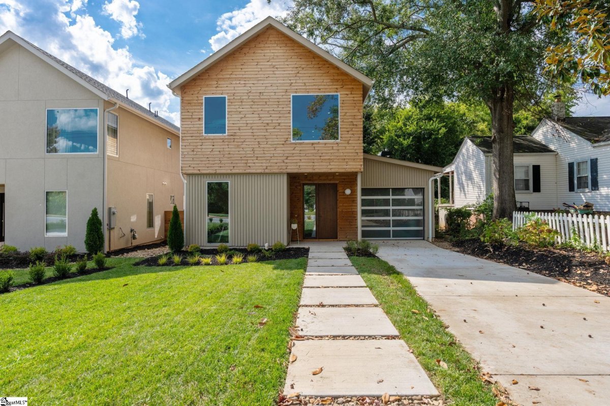 439 Summit Drive