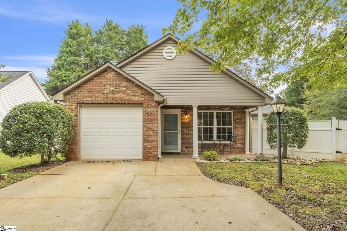 107 Colonial Court