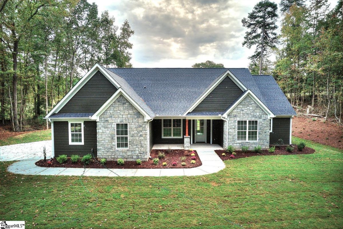 315 Lakefront Drive