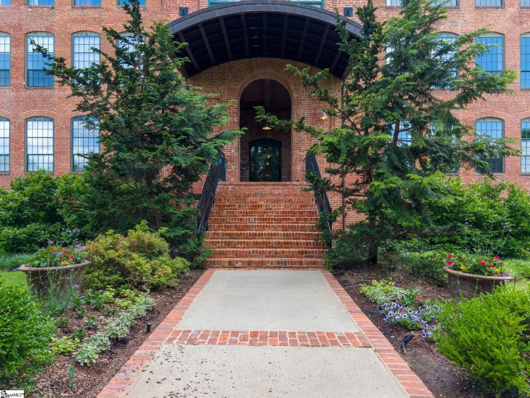 400 Mills Avenue Unit 203