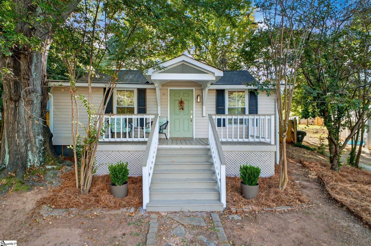 12 Dixie Avenue