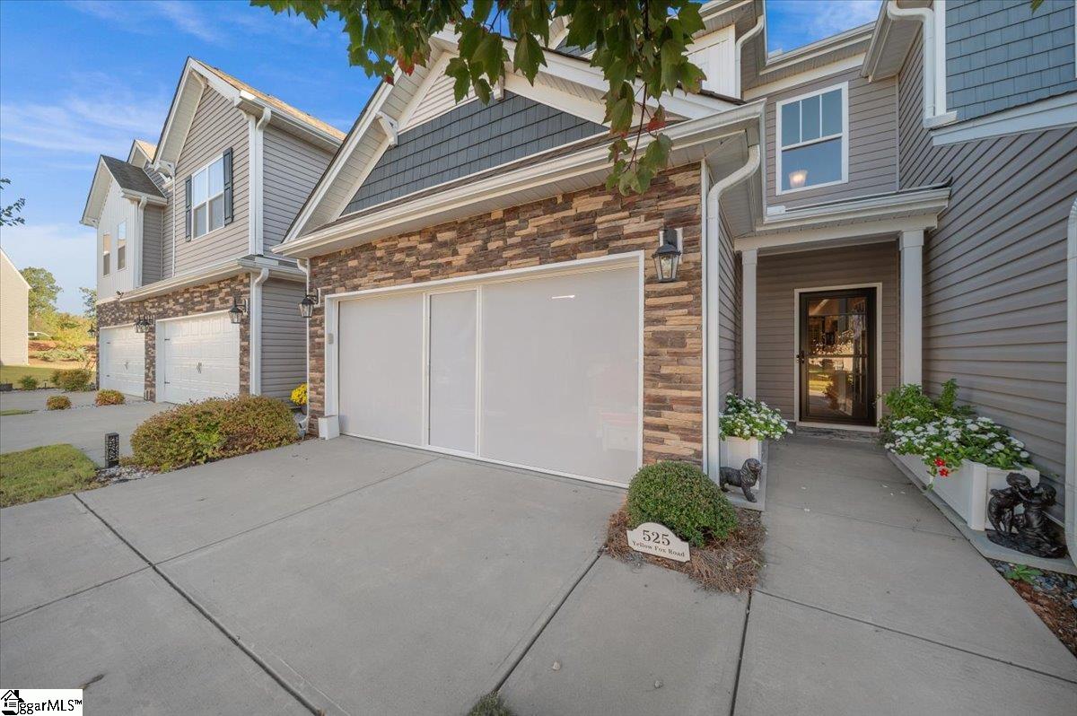 525 Yellow Fox Road