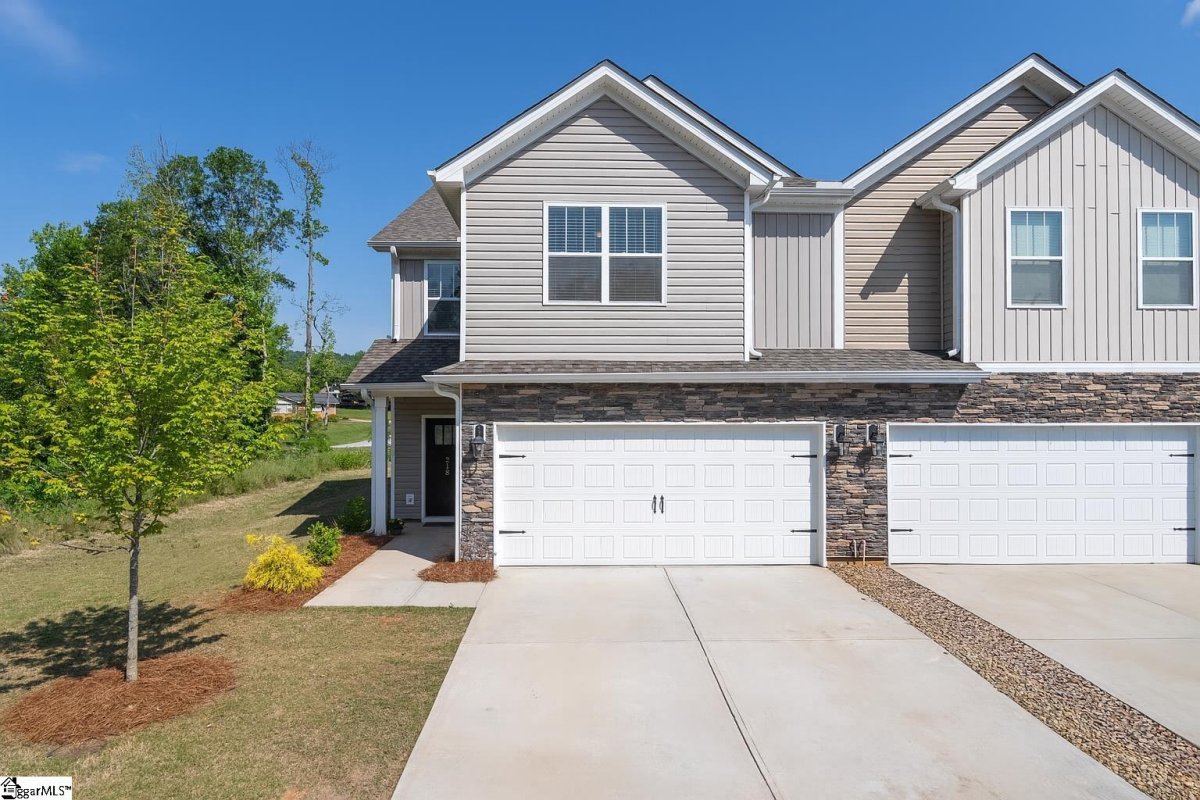 218 Reynard Trail