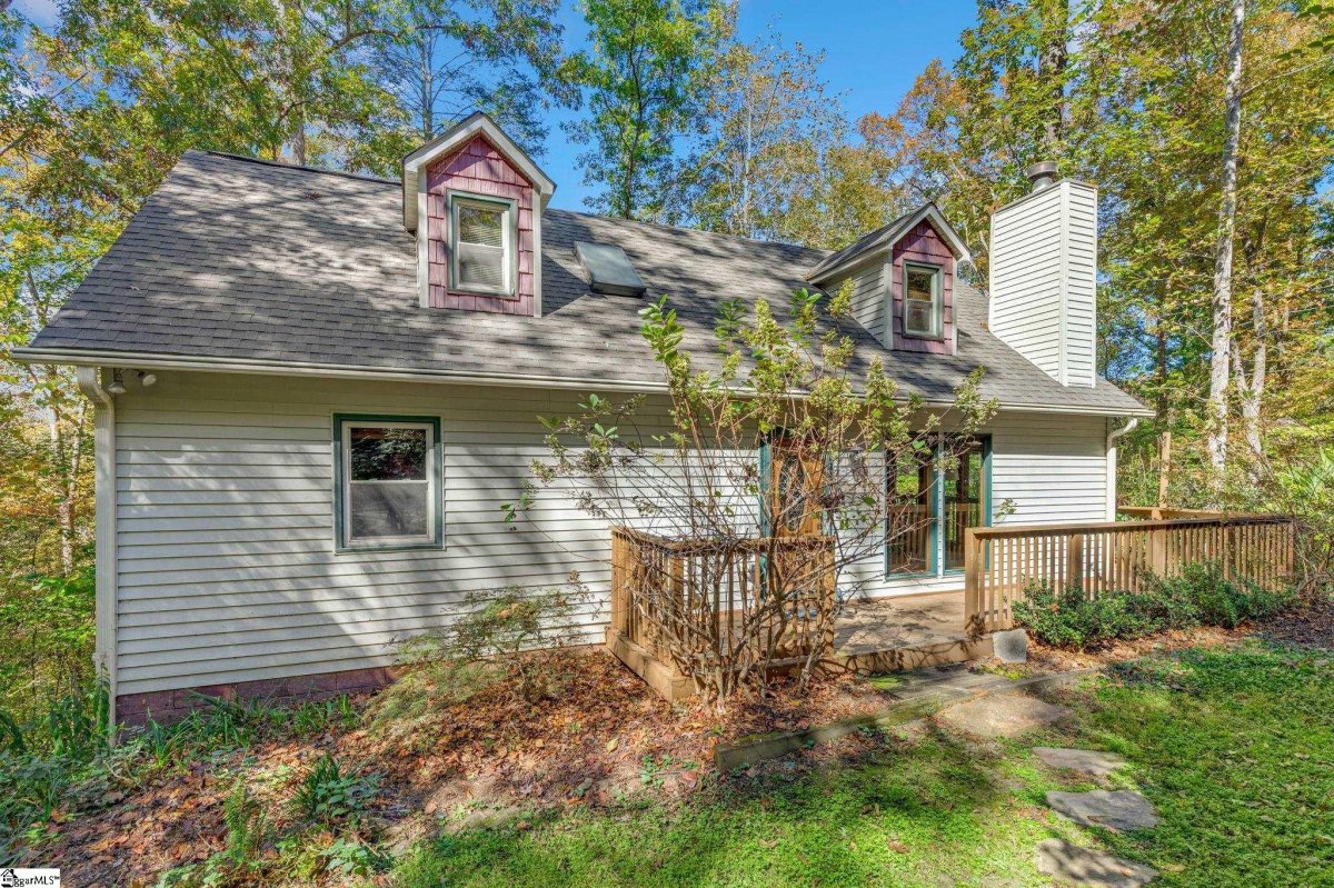 262 Belvoir Drive