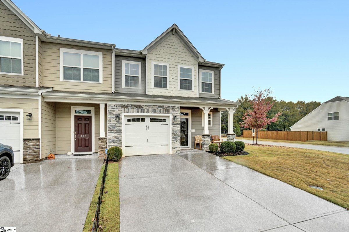 600 Daisy Hill Lane