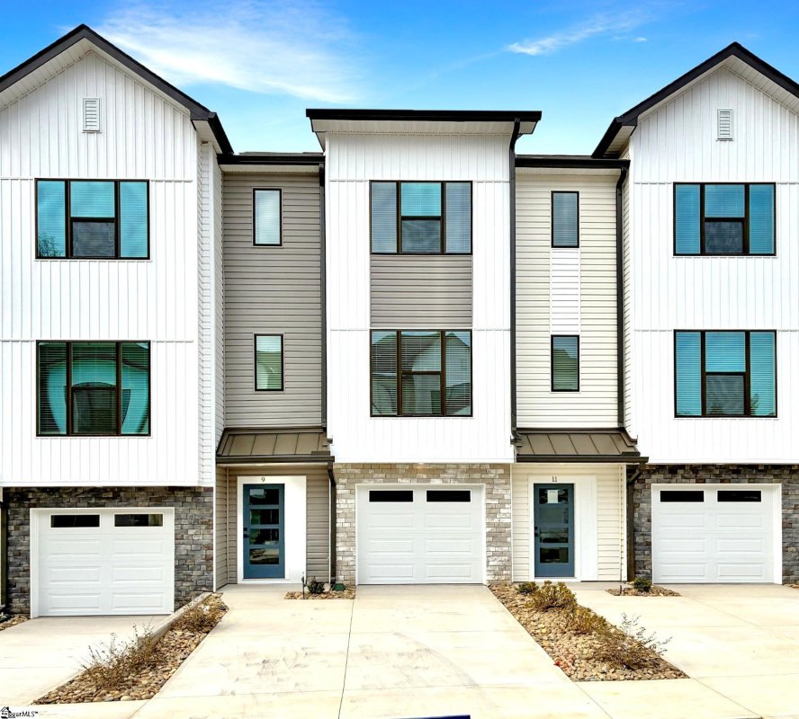 9 Pikewood Lane