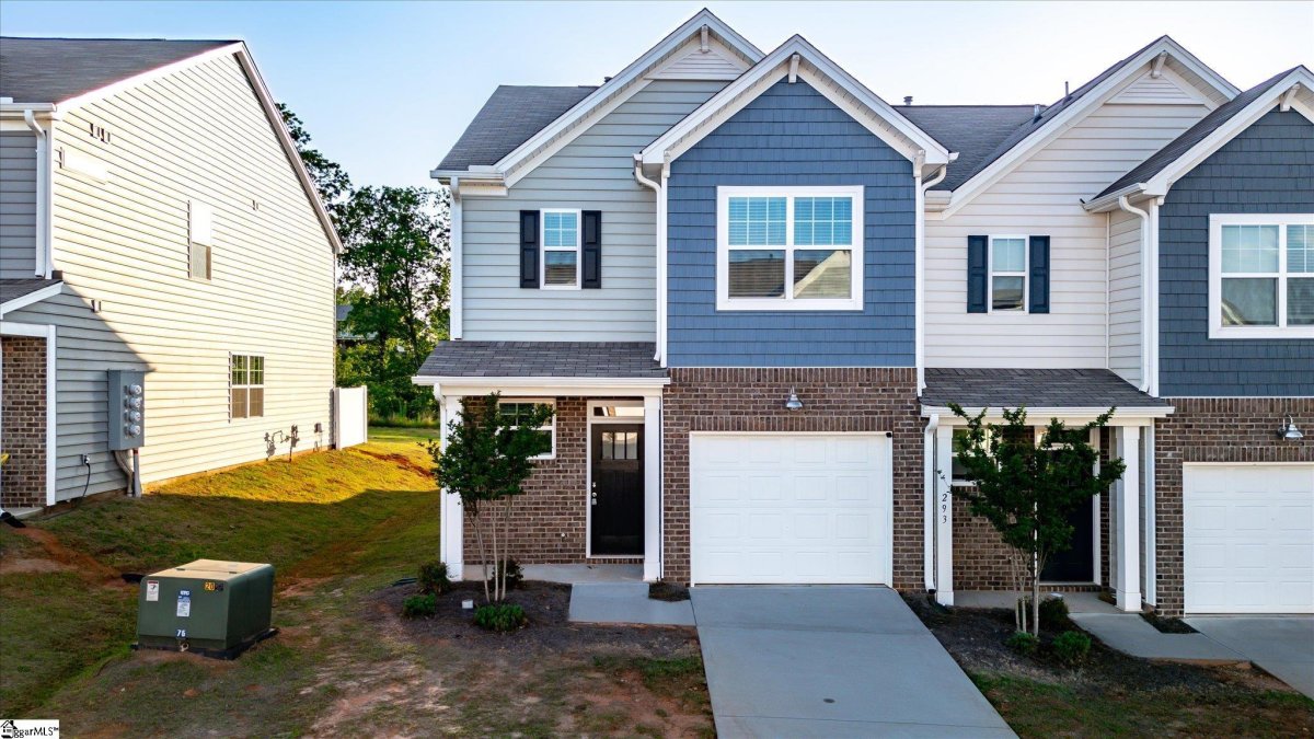 290 E Compass Way