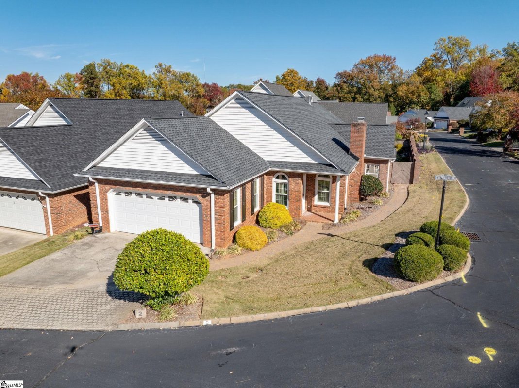 2 Greenview Drive