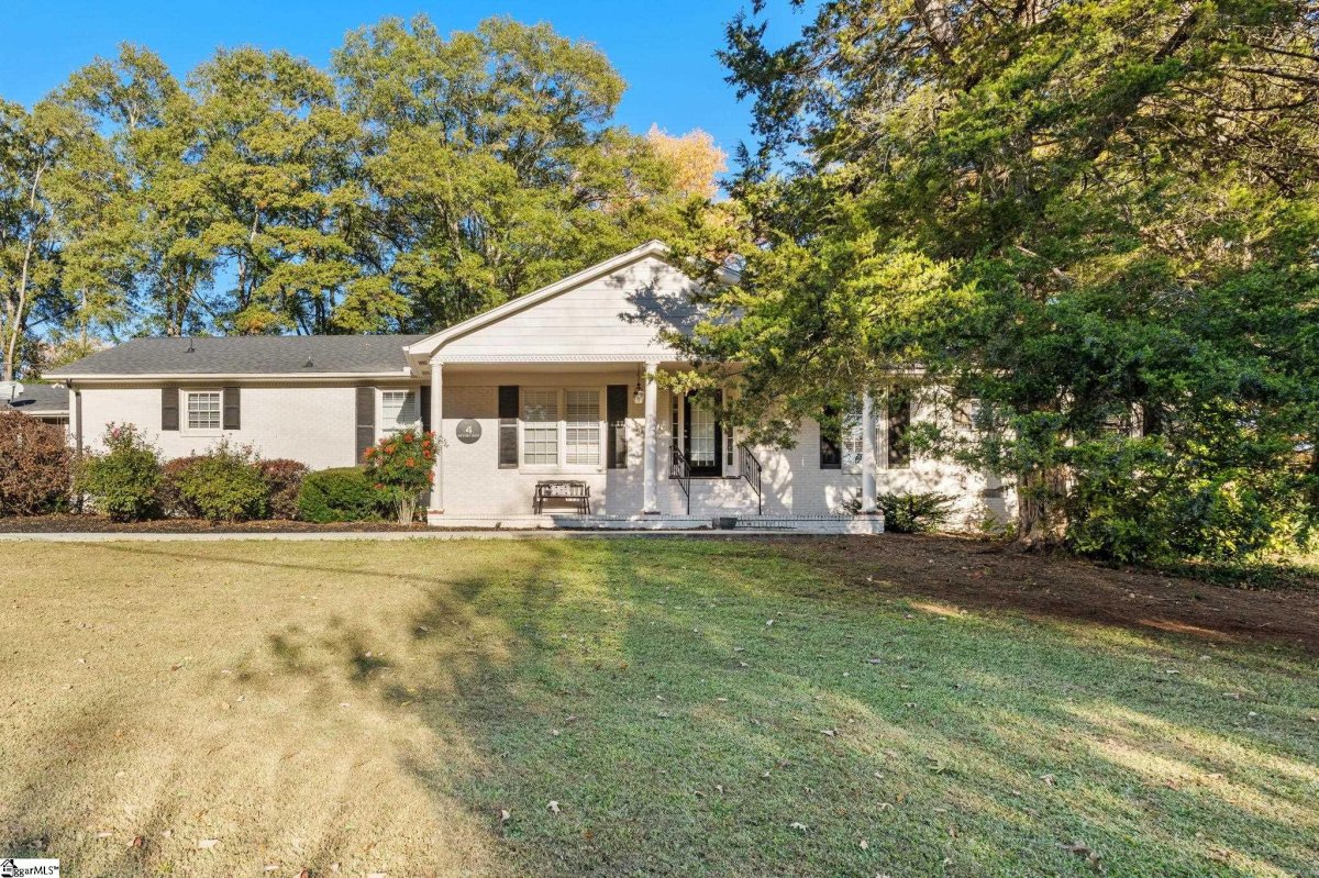4 Imperial Drive