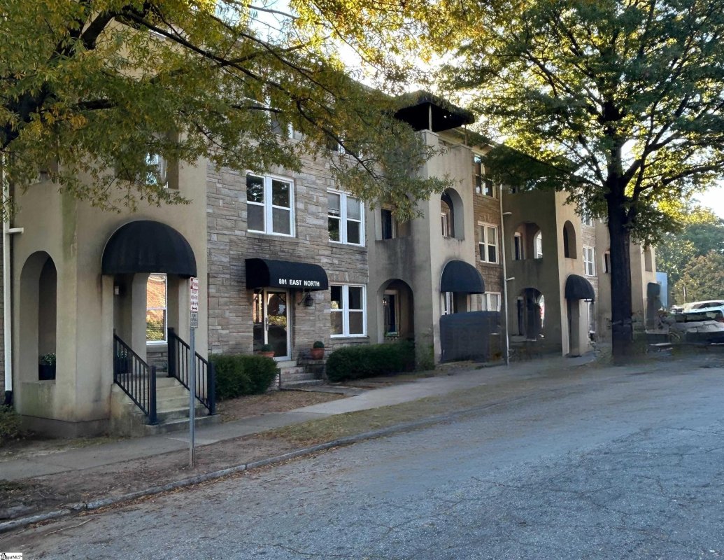 801 E North Street #11