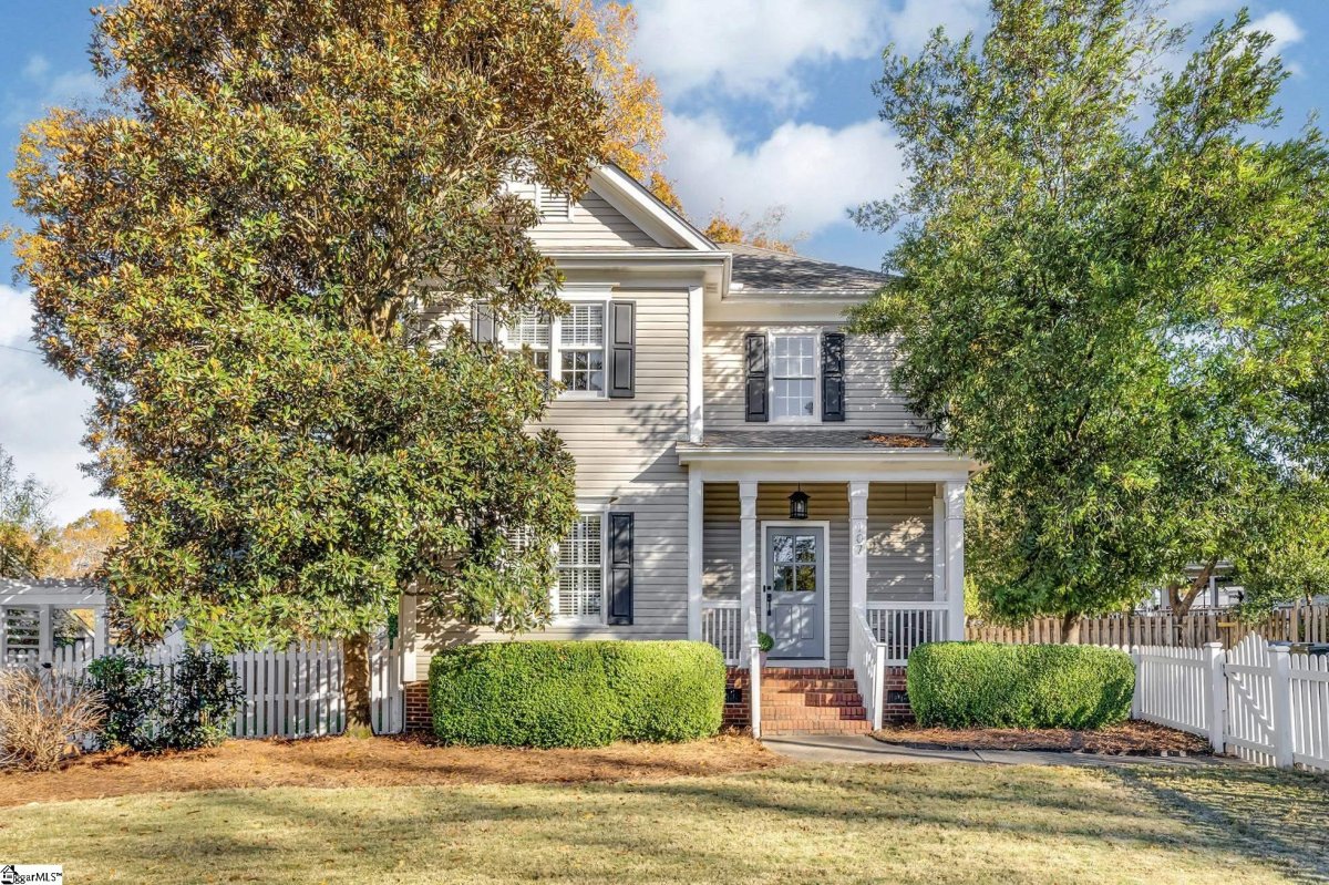 107 Long Hill Street
