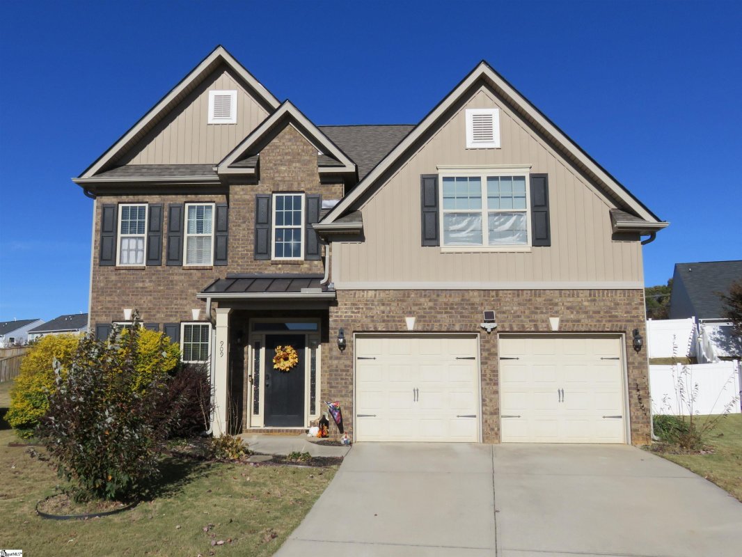 909 Deephallow Place