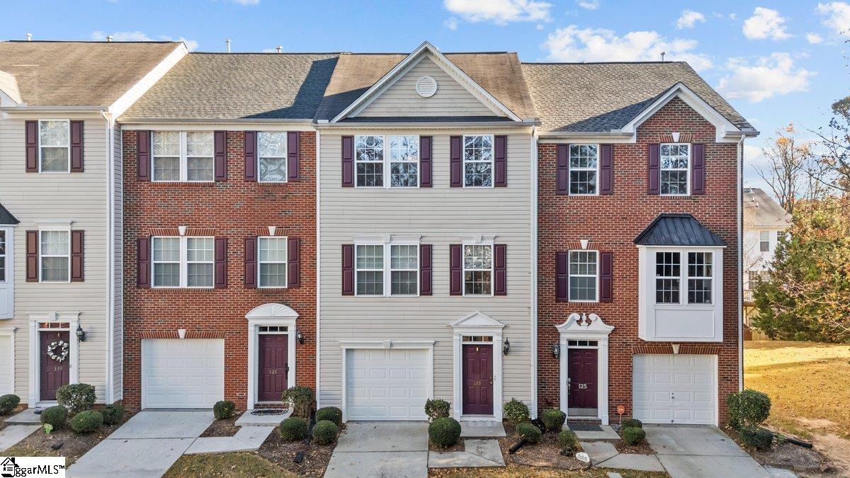 123 Sylvan Oak Way