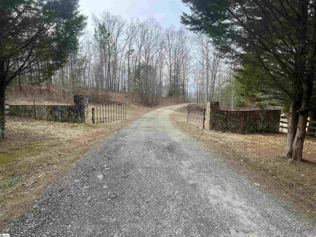 1944 Dr. Johns Road