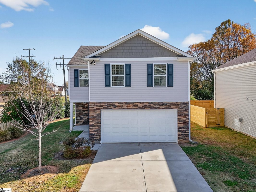 1013 Bridlebrook Trail