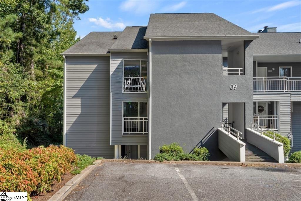 902 Northlake Drive