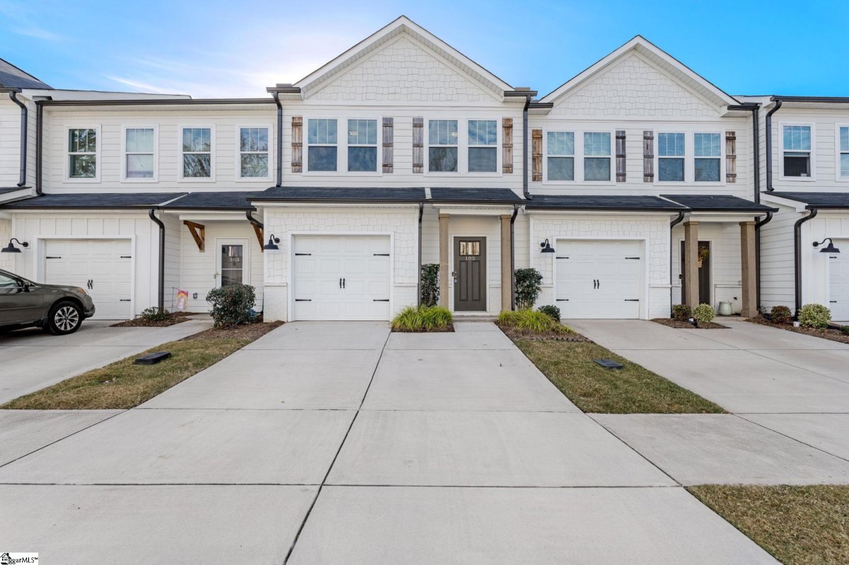 105 Grey Oak Trail