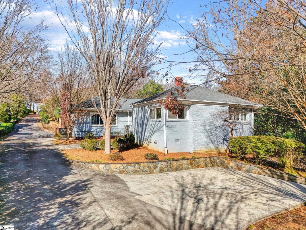 921 Brentwood Drive