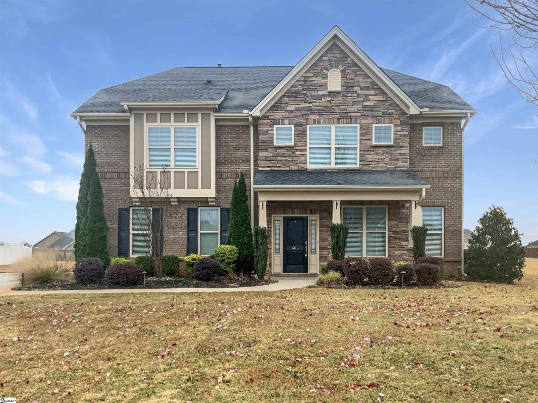 606 N Meadows Lane