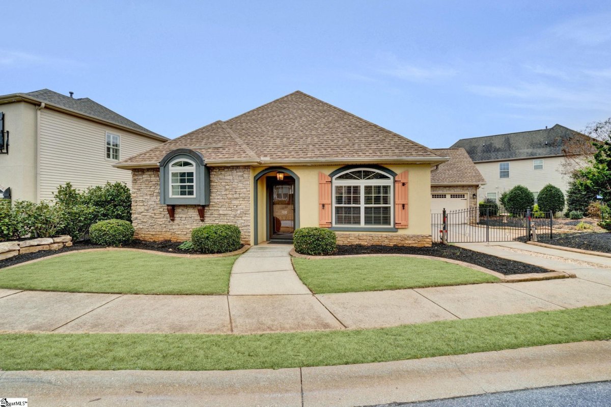 108 Bur Oak Drive
