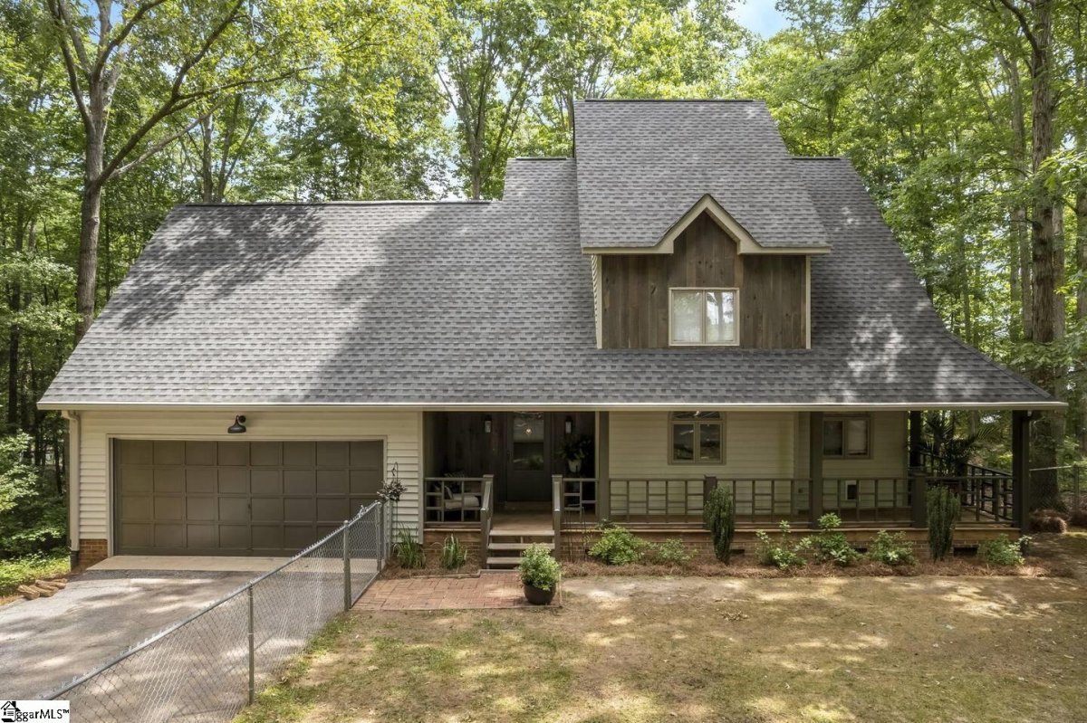 211 Sandy Lane