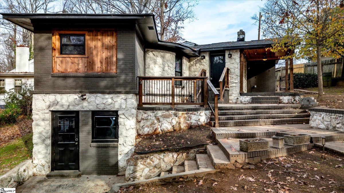 19 Granada Drive