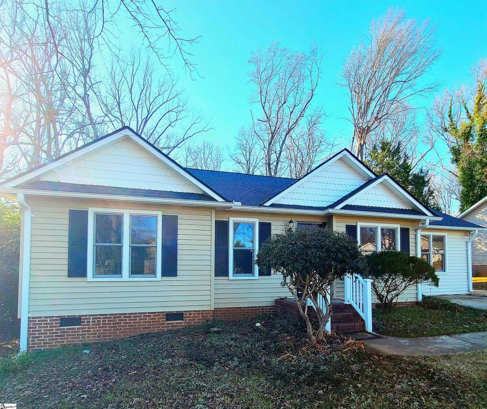 200 Dunwoody` Drive