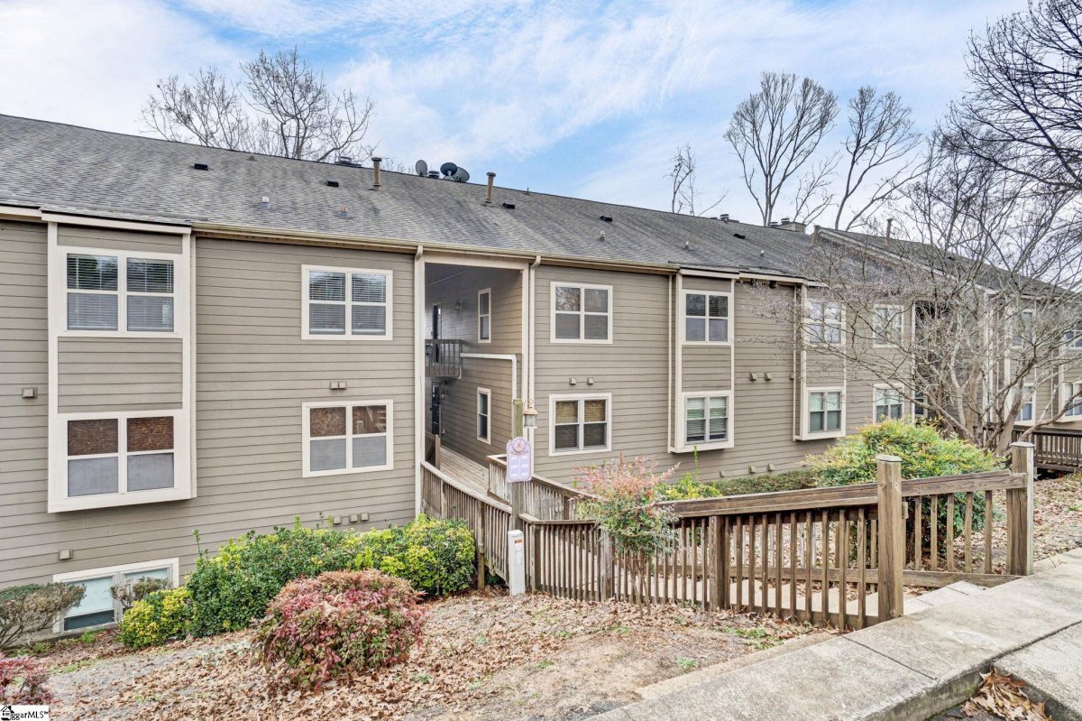114 Captains Way