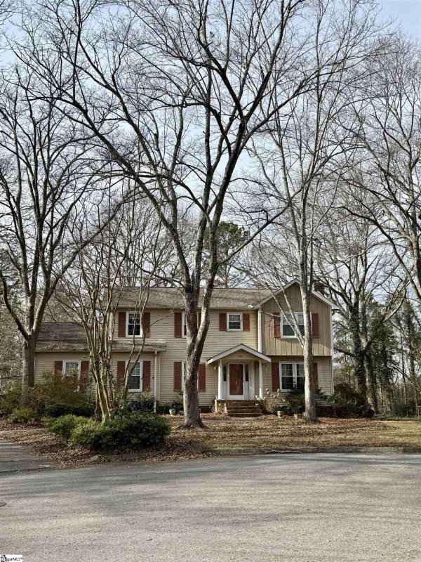 113 Lexington Court