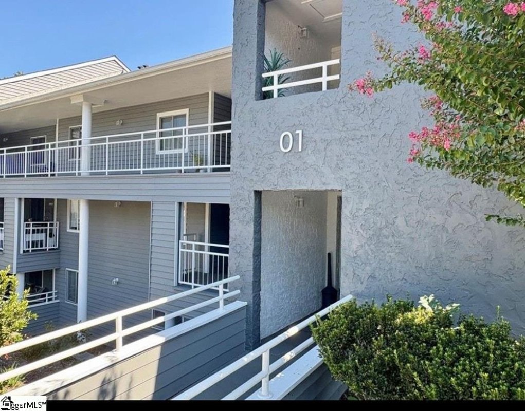 112 Northlake Drive