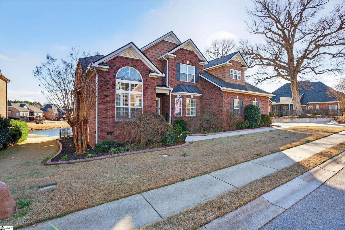 205 Gladstone Way