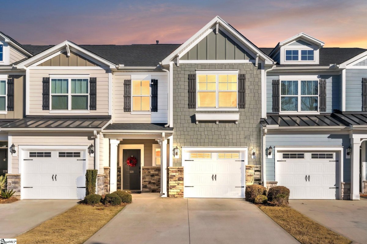 221 Nautique Court