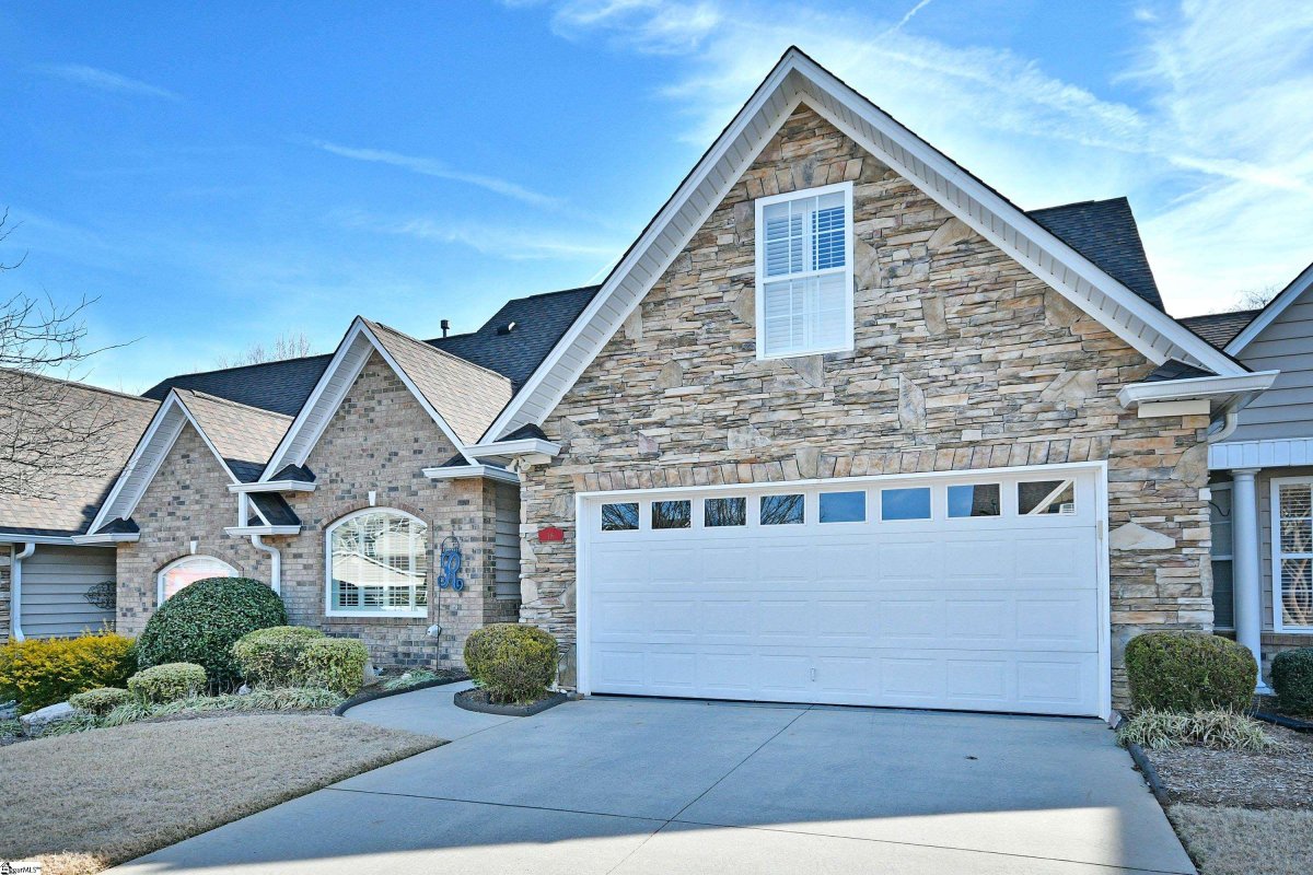 18 Pelham Springs Place