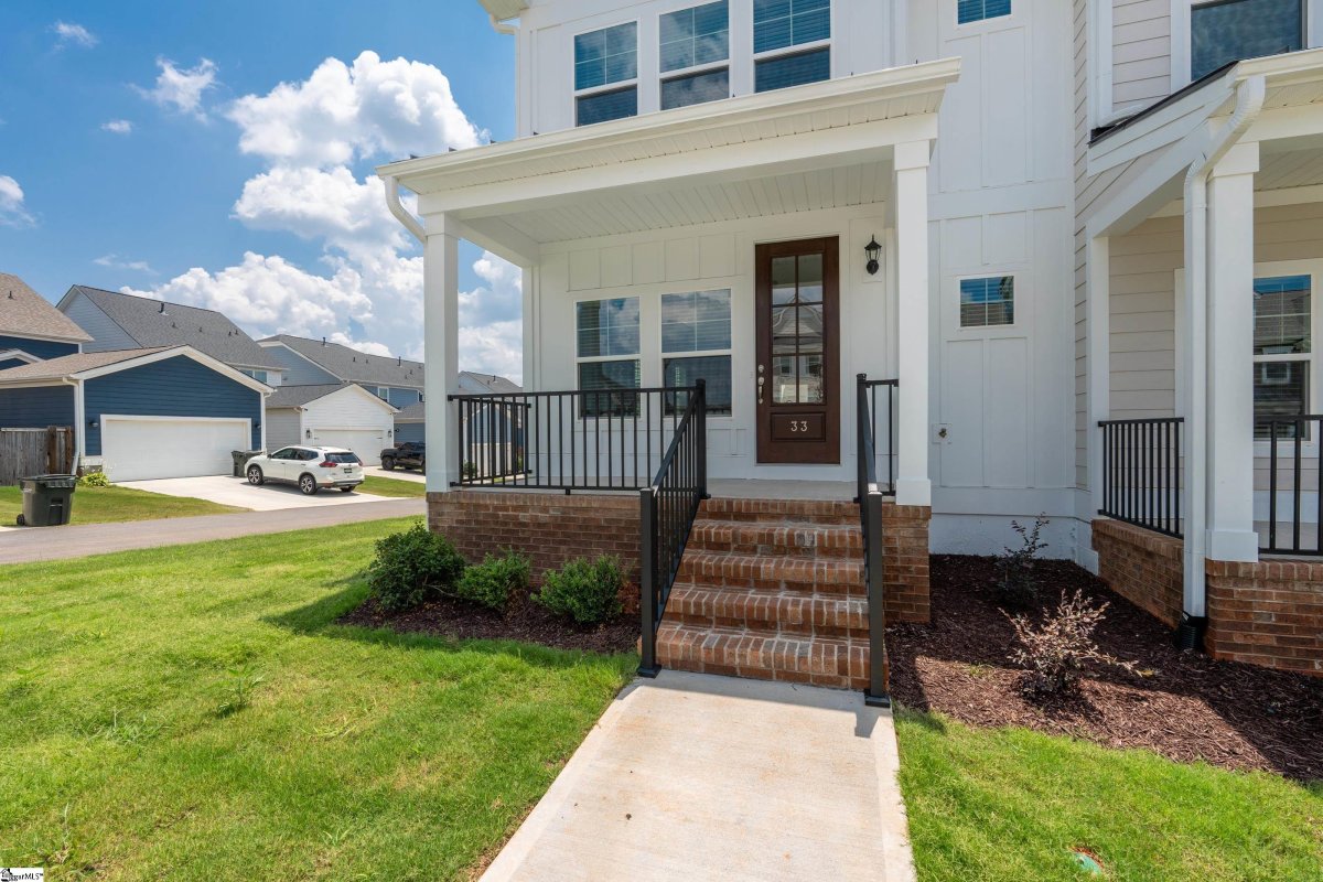 33 Leander Drive
