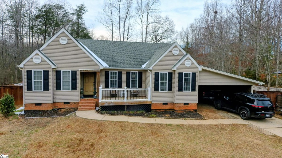 137 Hillside Circle