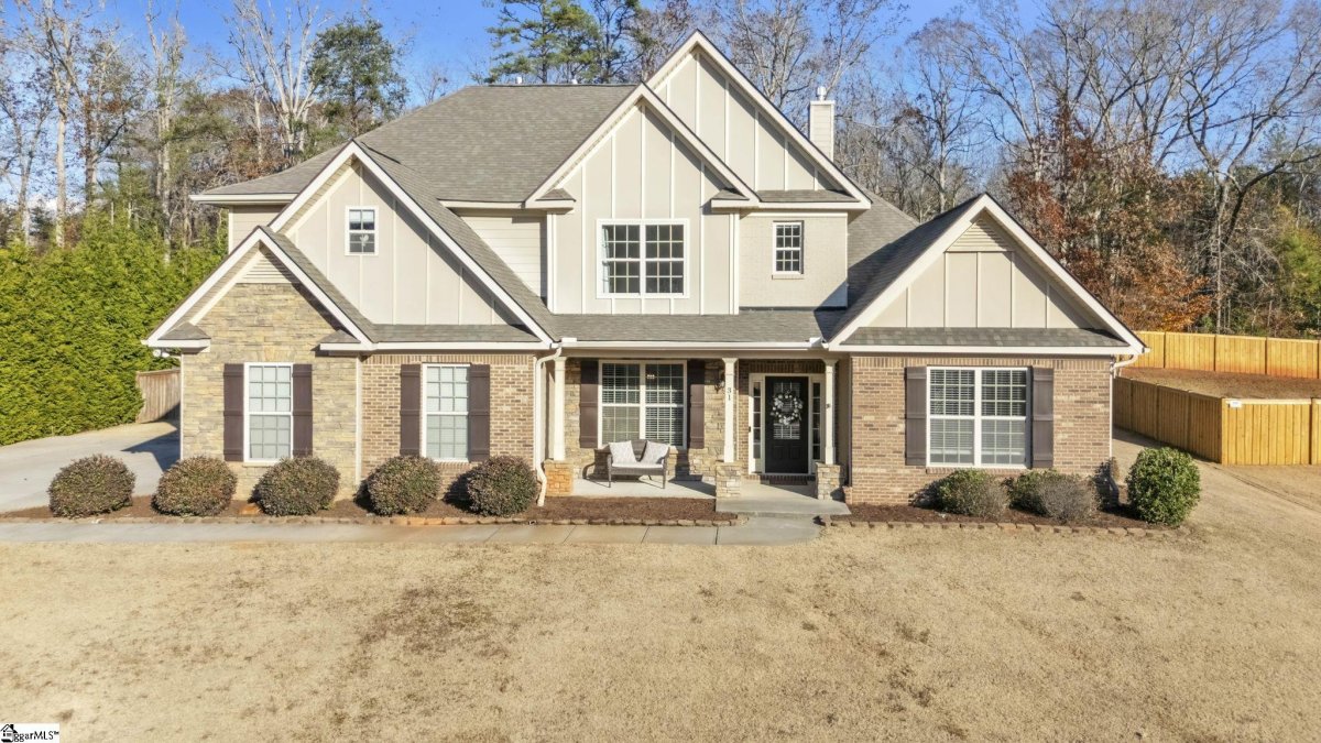 31 Laurelhart Lane