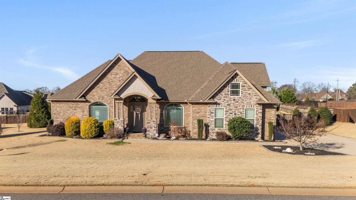 321 La Novia Court