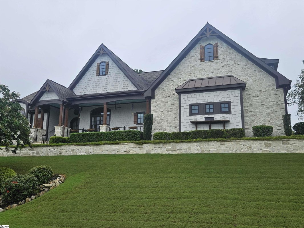 216 Bent Hook Way