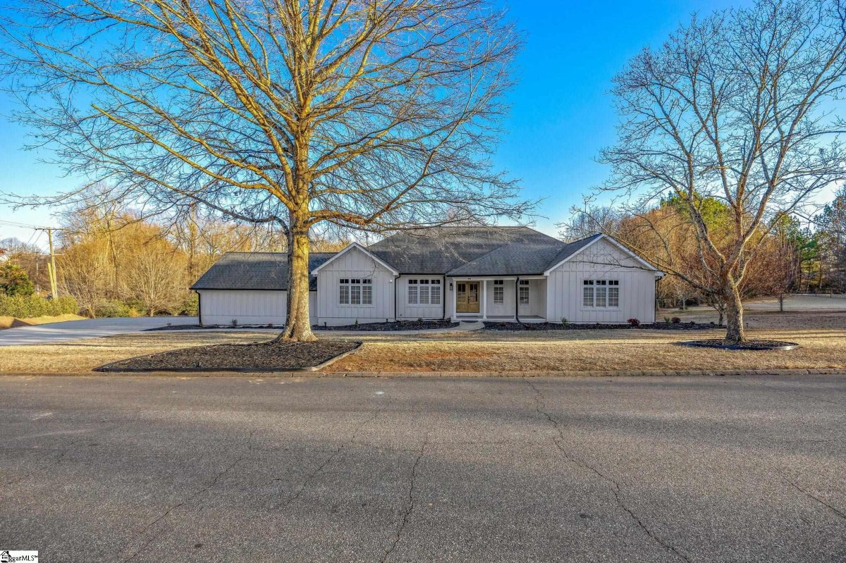 1 Sweetbriar Court