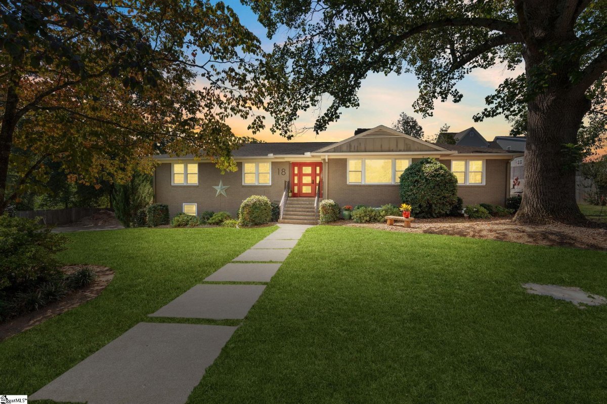 18 Ivy Trail