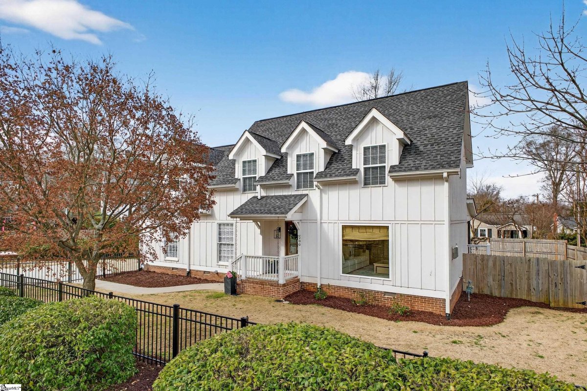 200 Tomassee Avenue