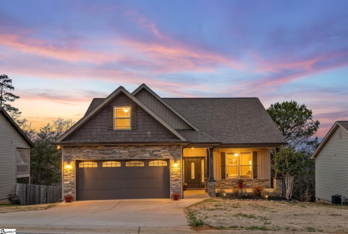 102 S Hamlet Court