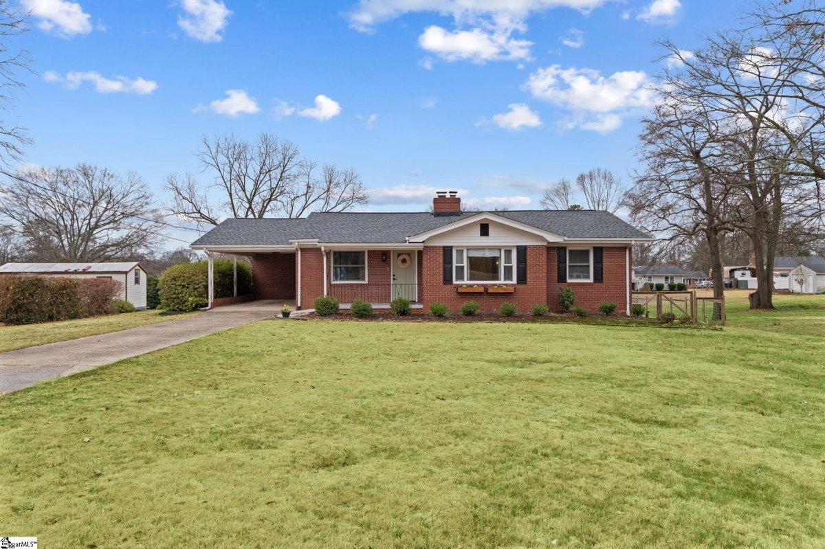 305 Crestwood Drive