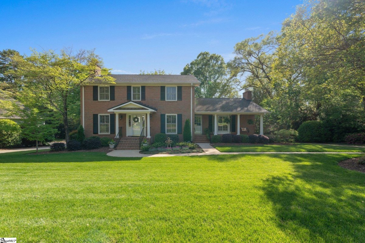 416 E Seven Oaks Drive