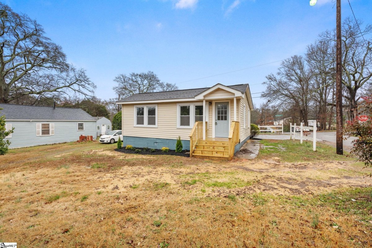 12 White Horse Extension