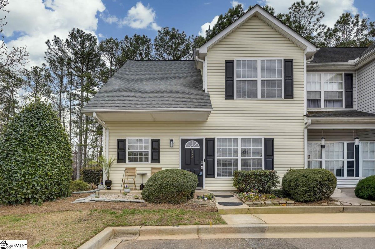 72 Ridgestone Circle