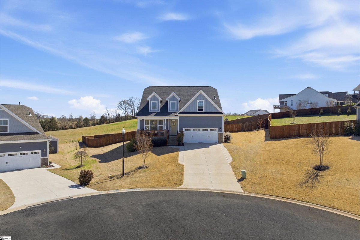 208 Claridge Way