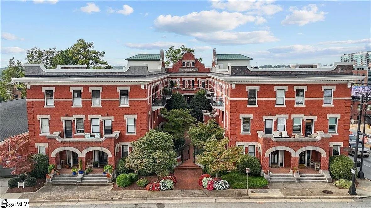 400 E Washington Street Unit 13