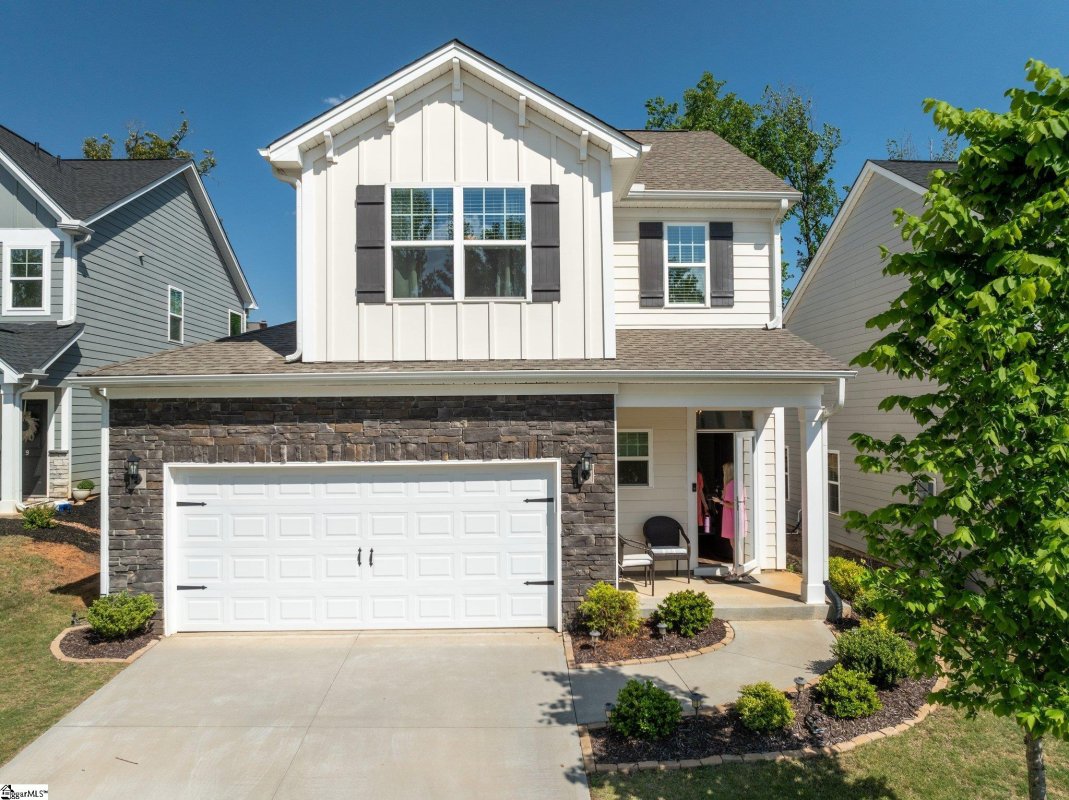 15 Tyrian Drive