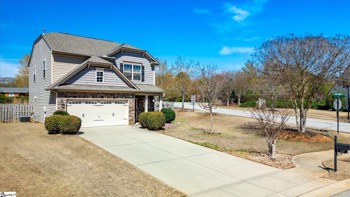 100 Romsey Circle